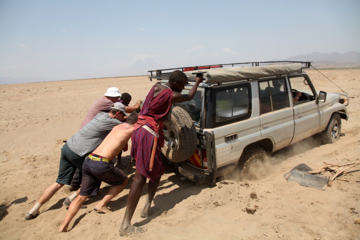 Desert car recovery in Abu Dhabi