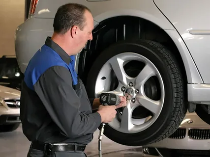 Mobile tyre puncture repair  Abu Dhabi technician